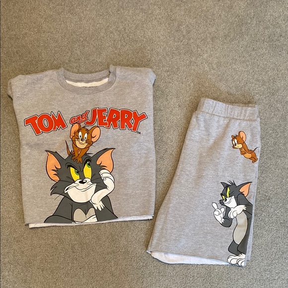 Tom & Jerry Other - Tom & Jerry Grey Cropped Sweatshirt & Shorts Set